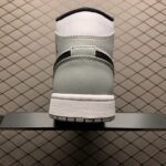 Air-Jordan-1-Gris-Blanc-1.jpg