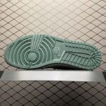 Air-Jordan-1-Low-Green-Toe-1.jpg