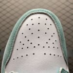 Air-Jordan-1-Low-SE-New-Emerald-W-1.jpg