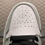 Air-Jordan-1-Gris-Blanc-1.jpg
