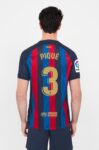 MAILLOT-FC-BARCELONE-DOMICILE-2022-23-PIQUE-1.jpg