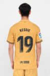 MAILLOT-FC-BARCELONE-EXTERIEUR-2022-23-KESSIE-1.jpg