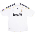 MAILLOT-RETRO-VINTAGE-REAL-MADRID-2009-2010-KAKA-1.jpg