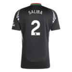 Maillot-Arsenal-Exterieur-2024-2025-Saliba-1.jpg