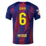 Maillot-Kit-Enfant-Barca-Domicile-2025-2026-Gavi-La-Liga.jpg