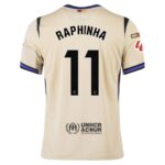 Maillot-Kit-Enfant-Barca-Exterieur-2025-2026-Raphinha-La-Liga.jpg