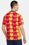 Maillot-Barca-Pre-Match-New-Year-Dragon-2023-2024-1.jpg