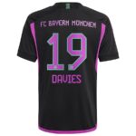 Maillot-Bayern-Munich-Exterieur-2023-2024-Davies-1.jpg