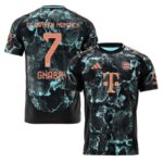 Maillot-Bayern-Munich-Exterieur-2024-2025-Gnabry.jpg