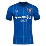 Maillot-Ipswich-Town-FC-Domicile-2024-2025.jpg