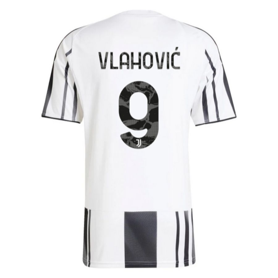 Maillot-Juventus-Domicile-2025-2026-Vlahovic-2.jpg