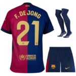 Maillot-Kit-Enfant-Barca-2024-2025-Domicile-De-Jong-1.jpg