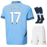 Maillot-Kit-Enfant-Manchester-City-Domicile-2024-2025-De-Bruyne.jpg