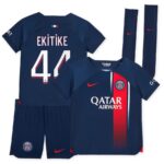Maillot-Kit-Enfant-PSG-Domicile-2023-2024-Ekitike-1.jpg