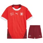 Maillot-Kit-Enfant-Suisse-Domicile-Euro-2024-1.jpg