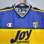 Maillot-Parme-Domicile-Retro-Vintage-2001-2002-1.jpg