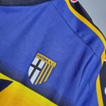Maillot-Parme-Domicile-Retro-Vintage-2001-2002-1.jpg