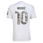 Maillot-Real-Madrid-Domicile-2025-2026-Modric-1.jpg