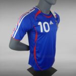 Maillot-Retro-Vintage-Equipe-de-France-ZIDANE-2006-Home-1-1.jpg