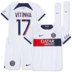 Maillot-kit-Enfant-PSG-Exterieur-2023-2024-Vitinha-1.jpg