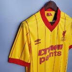 Maillot-retro-vintage-Liverpool-Exterieur-1984-1.jpg