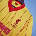 Maillot-retro-vintage-Liverpool-Exterieur-1984-1.jpg
